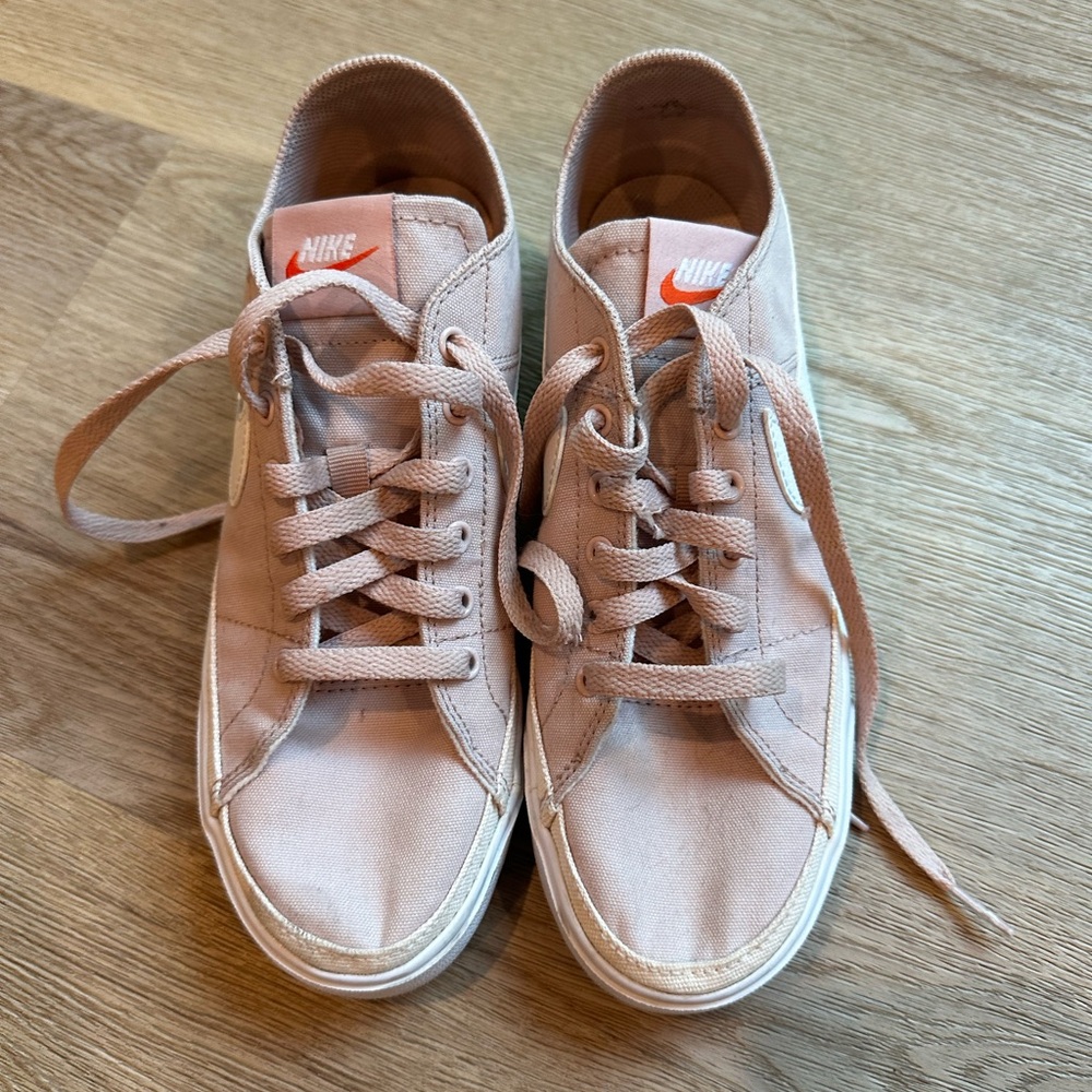 Pink Nike’s Court Legacy’s